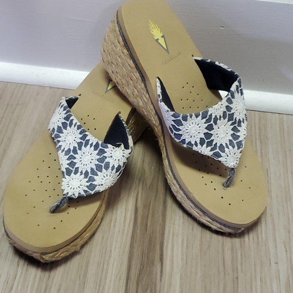 Volatile. Size 9. sandals